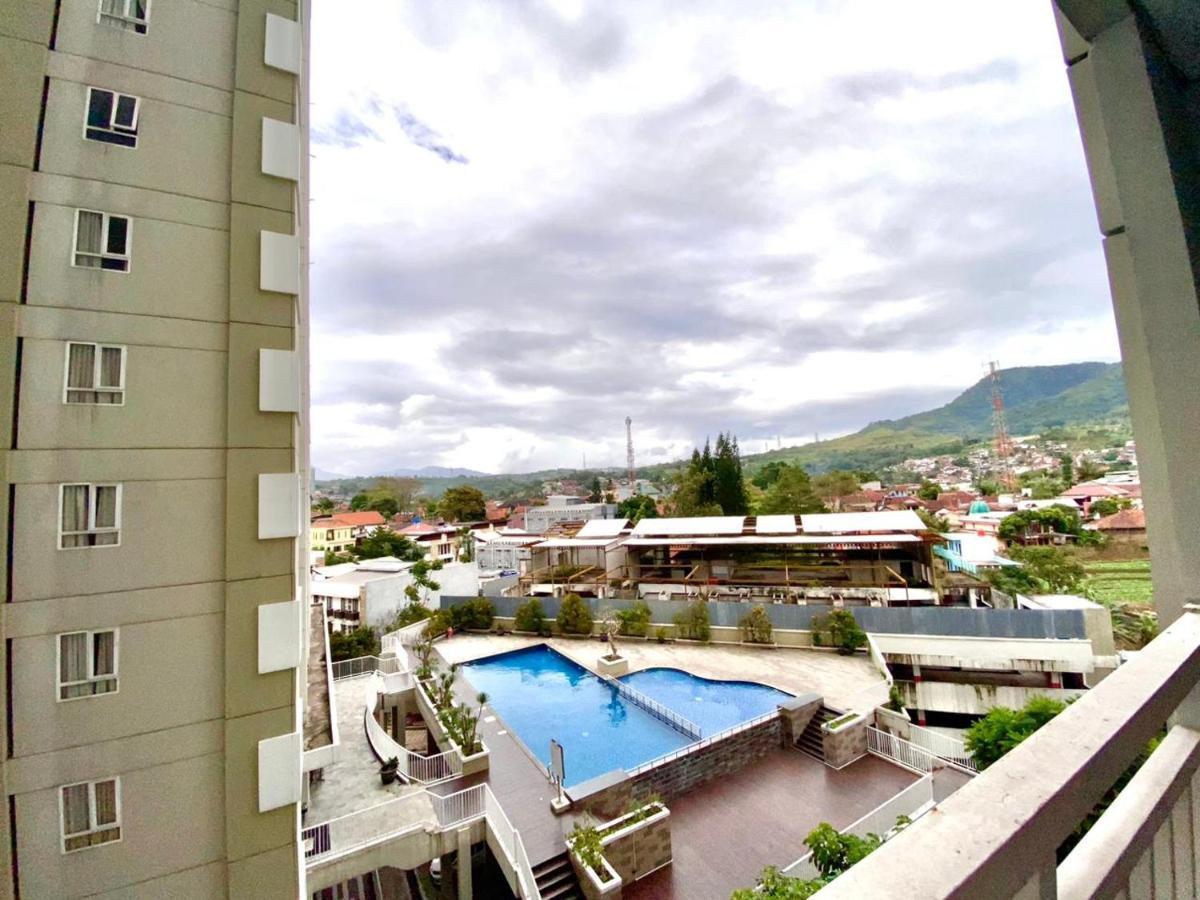 Skyland City Hotel Jatinangor Cilimus Buitenkant foto